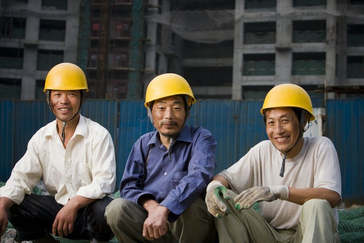 60歲以上員工在工作中出現(xiàn)腦梗死亡與工傷如何認(rèn)定（廣州企業(yè)法律顧問(wèn)）
